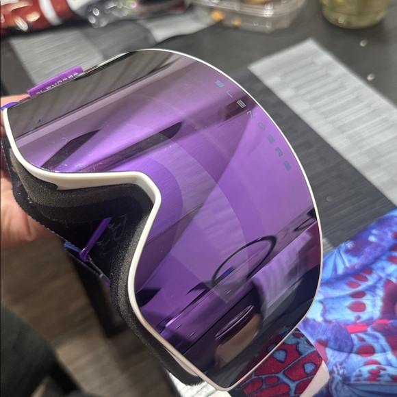 Blenders Eyewear Ski Goggles Set with Butterfly Case - Picture 6 of 7